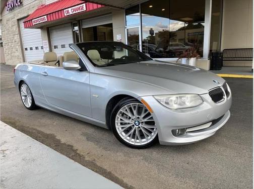 2011 BMW 335 335i Convertible 2D
