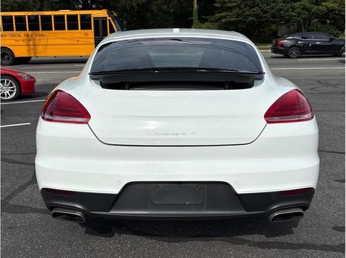 2014 Porsche Panamera 4