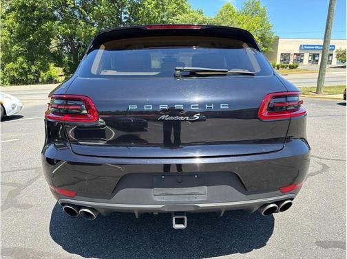 Jet Black Metallic 2015 Porsche Macan Macan Sport Edition