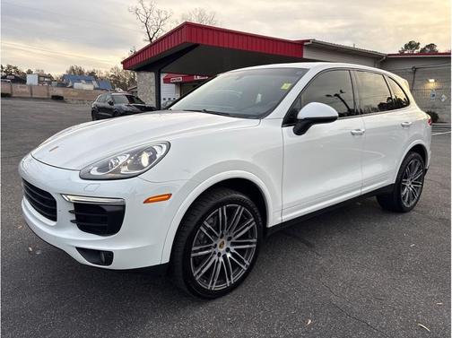 2017 Porsche Cayenne Platinum Edition