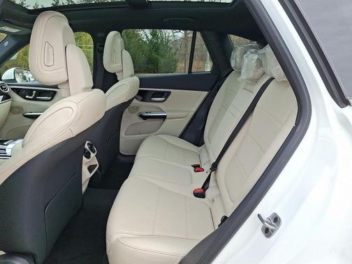 2026 Mercedes-Benz GLC 300 4MATIC