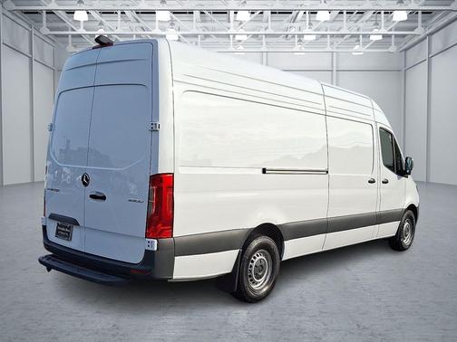 2025 Mercedes-Benz Sprinter 2500 High Roof