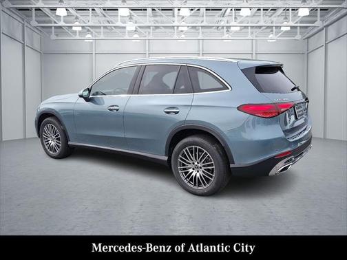 2025 Mercedes-Benz GLC 300 4MATIC