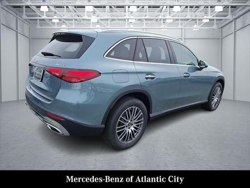 2025 Mercedes-Benz GLC 300 4MATIC