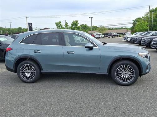 2025 Mercedes-Benz GLC 300 4MATIC
