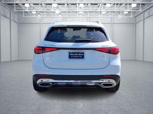 2025 Mercedes-Benz GLC 350e Base