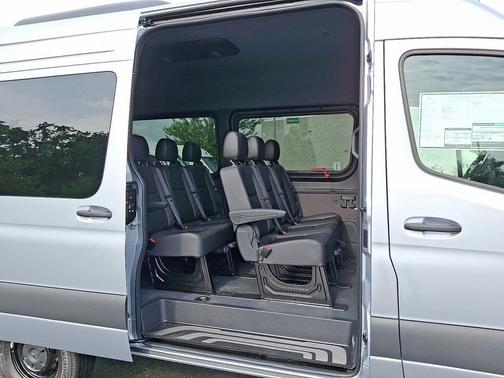 2025 Mercedes-Benz Sprinter 2500 Passenger 144 WB