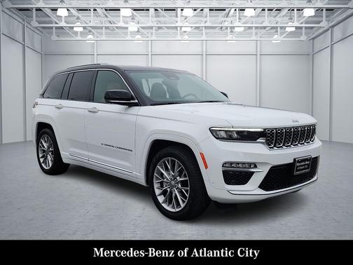 2022 Jeep Grand Cherokee Summit