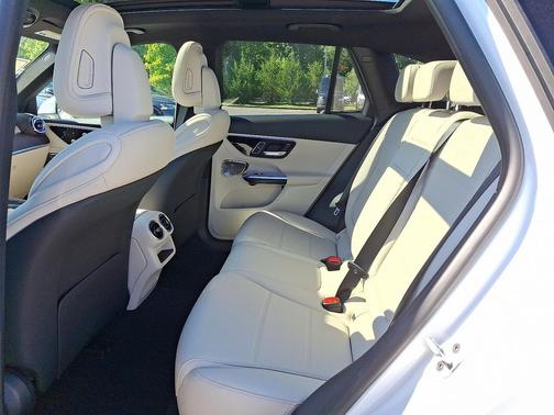 2026 Mercedes-Benz GLC 300 4MATIC