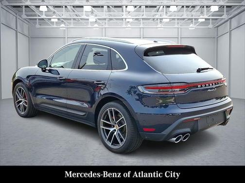 2022 Porsche Macan Base