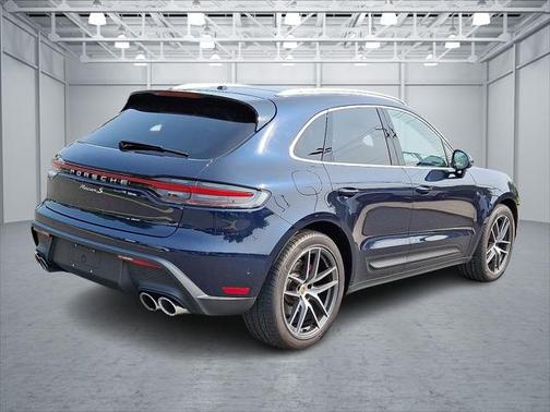 2022 Porsche Macan Base