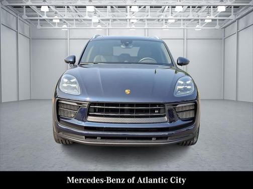 2022 Porsche Macan Base