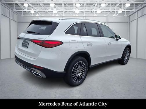 2025 Mercedes-Benz GLC 300 4MATIC