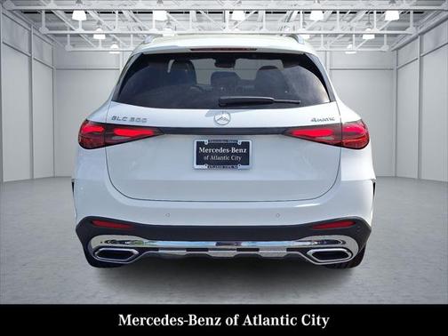 2025 Mercedes-Benz GLC 300 4MATIC