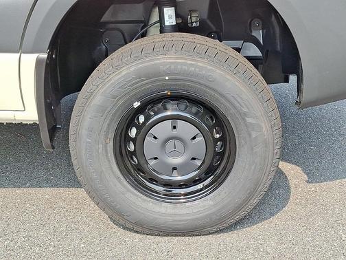 2025 Mercedes-Benz Sprinter 2500 Standard Roof