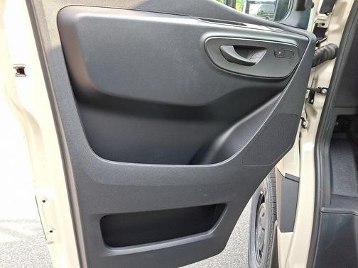 2025 Mercedes-Benz Sprinter 2500 Standard Roof