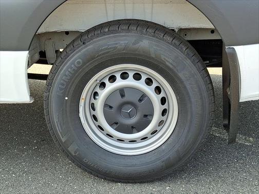 2025 Mercedes-Benz Sprinter 2500 Standard Roof