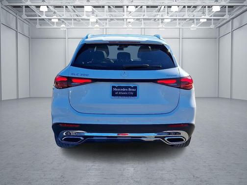 2026 Mercedes-Benz GLC 300 4MATIC