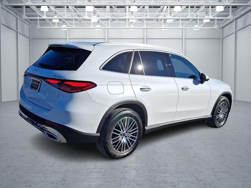 2026 Mercedes-Benz GLC 300 4MATIC