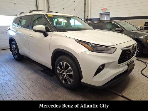 Wind Chill Pearl 2023 Toyota Highlander XLE