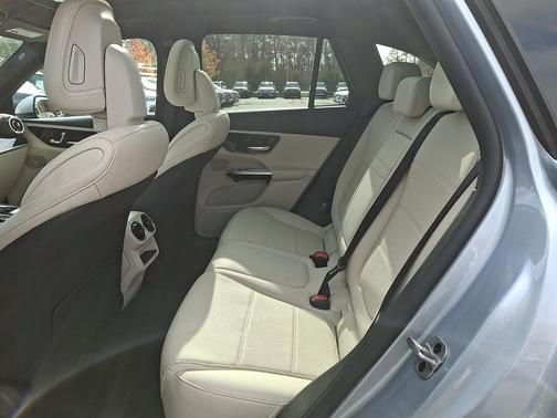 2026 Mercedes-Benz GLC 300 4MATIC