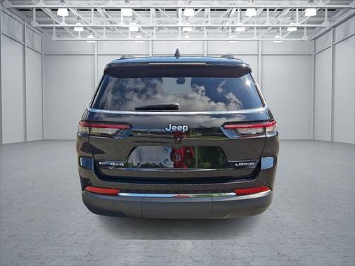 2022 Jeep Grand Cherokee L Laredo