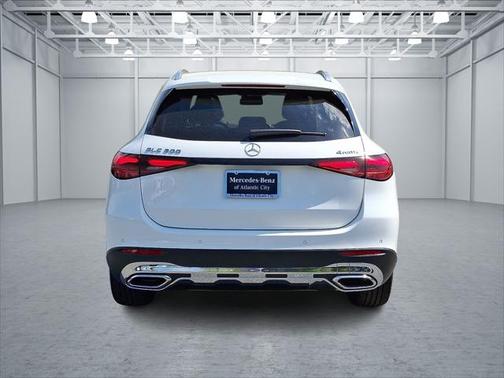 2025 Mercedes-Benz GLC 300 4MATIC