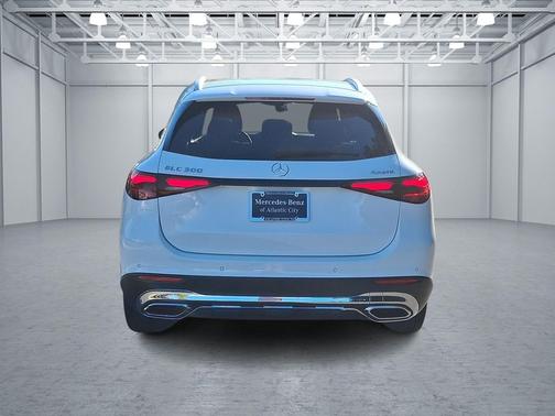 2025 Mercedes-Benz GLC 300 4MATIC