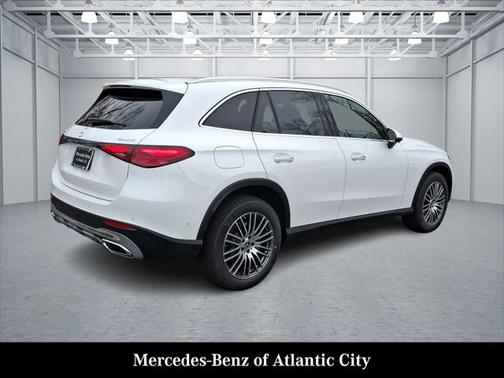 2025 Mercedes-Benz GLC 300 4MATIC