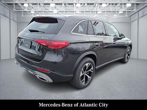 2025 Mercedes-Benz GLC 350e Base