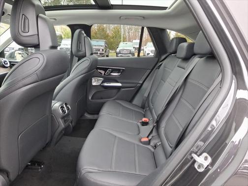 2025 Mercedes-Benz GLC 350e Base