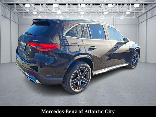 2026 Mercedes-Benz GLC 300 4MATIC