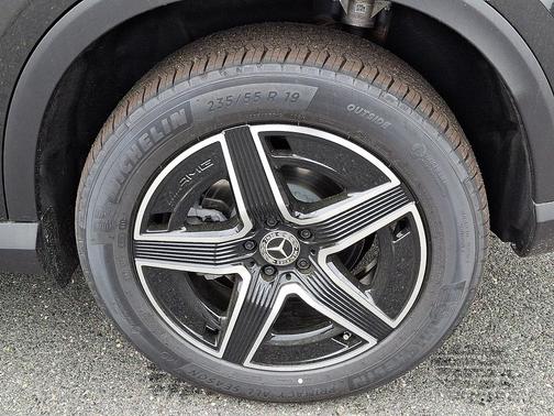 Graphite Grey Metallic - 831 2026 Mercedes-Benz GLC 300 4MATIC
