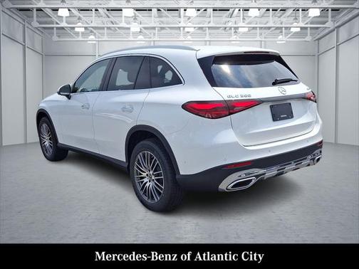 2025 Mercedes-Benz GLC 300 4MATIC
