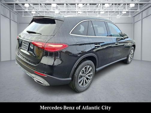 2026 Mercedes-Benz GLC 300 4MATIC