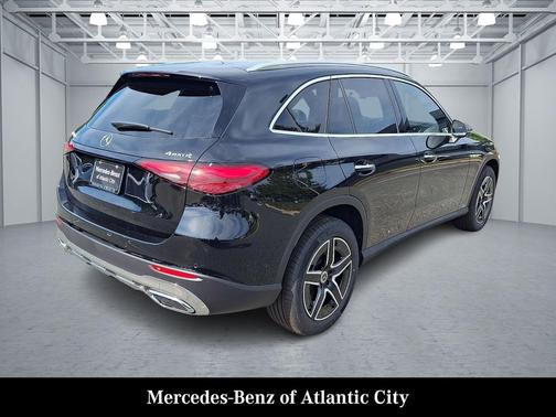Graphite Grey Metallic - 831 2027 Mercedes-Benz GLC 300 4MATIC
