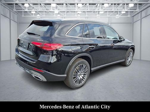 2026 Mercedes-Benz GLC 300 4MATIC