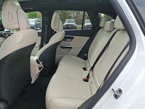 2026 Mercedes-Benz GLC 300 4MATIC