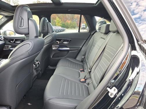 2026 Mercedes-Benz GLC 300 4MATIC