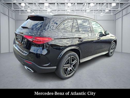 2026 Mercedes-Benz GLC 300 4MATIC