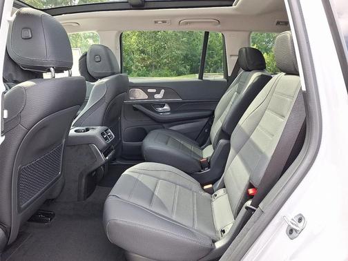 2026 Mercedes-Benz GLS 450 4MATIC