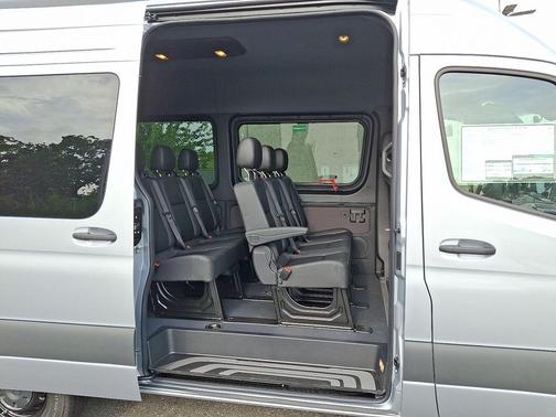 2025 Mercedes-Benz Sprinter 2500 Passenger 144 WB