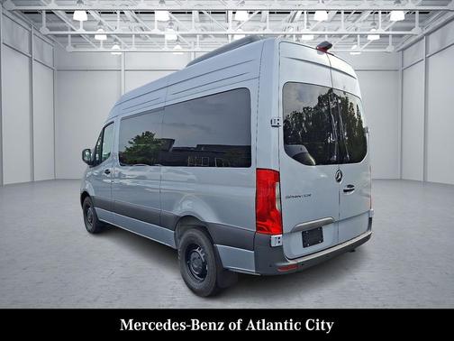 2025 Mercedes-Benz Sprinter 2500 Passenger 144 WB