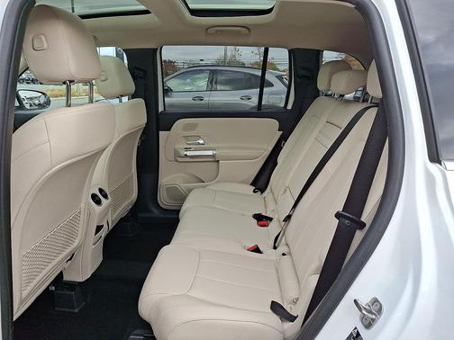 2026 Mercedes-Benz GLB 250 4MATIC