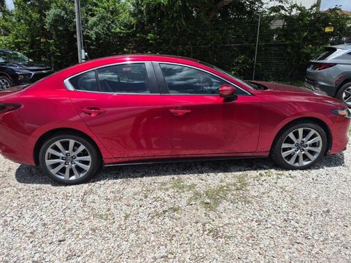 Soul Red Crystal Metallic 2025 Mazda Mazda3 FWD w/Preferred Package