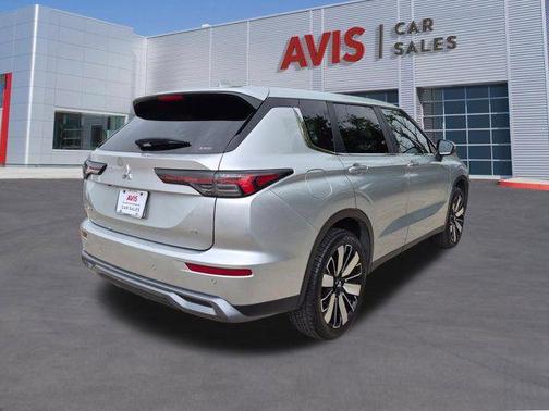 Alloy Silver Metallic 2025 Mitsubishi Outlander SE S-AWC