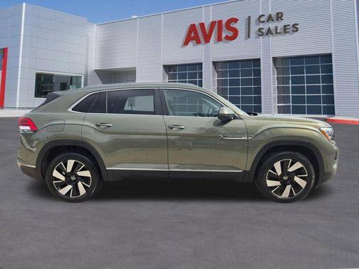 Avocado Green Pearl 2025 Volkswagen Atlas Cross Sport 2.0T SEL