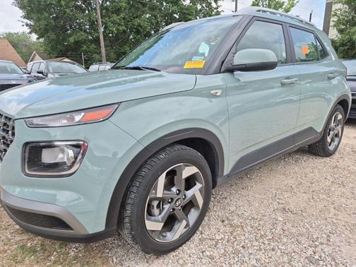 2025 Hyundai VENUE SEL