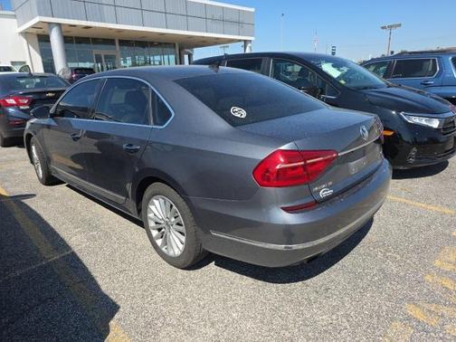 2016 Volkswagen Passat 1.8T SE