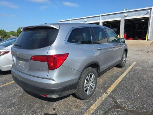 Lunar Silver Metallic 2016 Honda Pilot EX-L